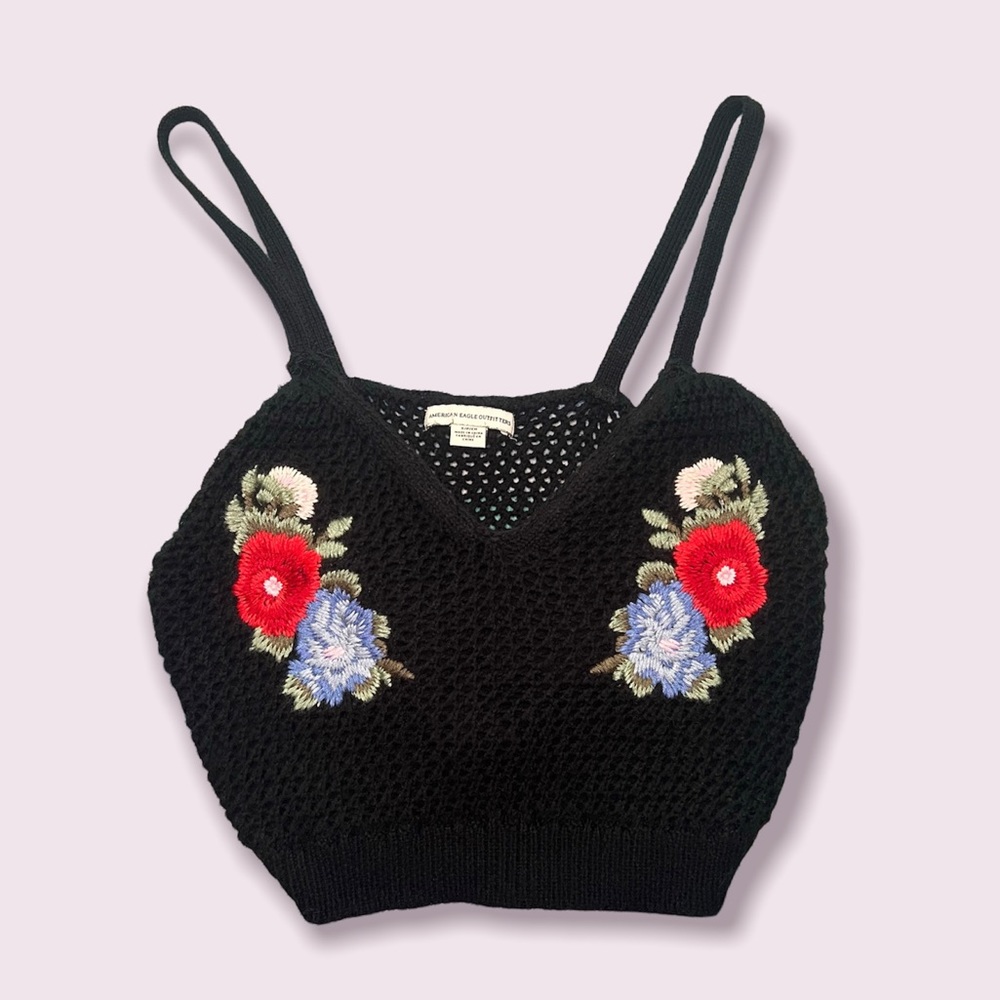 American Eagle Outfitters Flower Embroider Crochet Crop Top Size Small